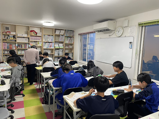 学研樽川中学校前教室