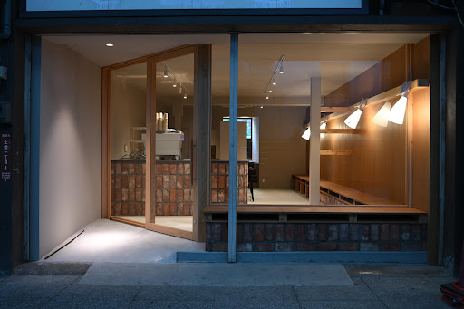 POUR specialty coffee ( a new big shop )